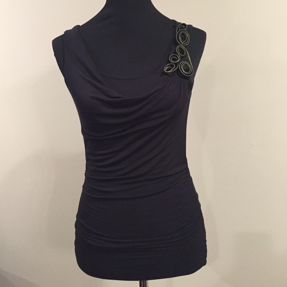 ✨SALE✨ Cache Sleeveless X-Small Top
