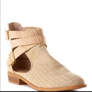 Ankle booties. Sz 6. Dolce by Moxy Mojo