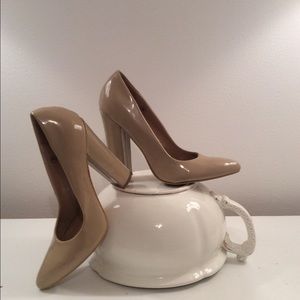 Nude Patent Pump