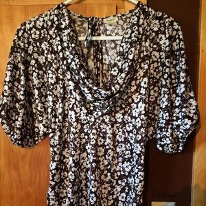 Scoop neck dress top