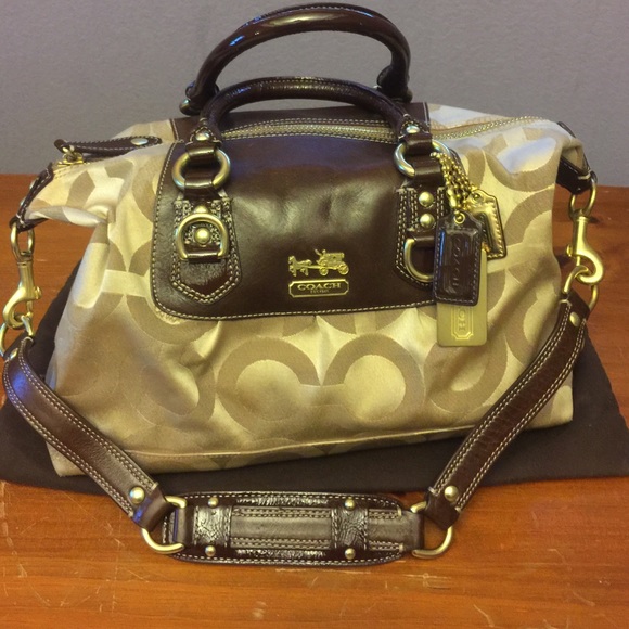 Coach handbag - Picture 2 of 3