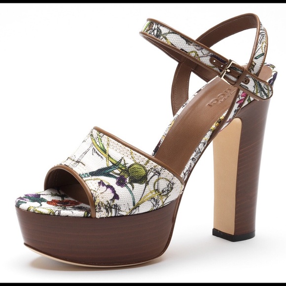 Gucci Danielle Flora Canvas Platform Size 9.5
