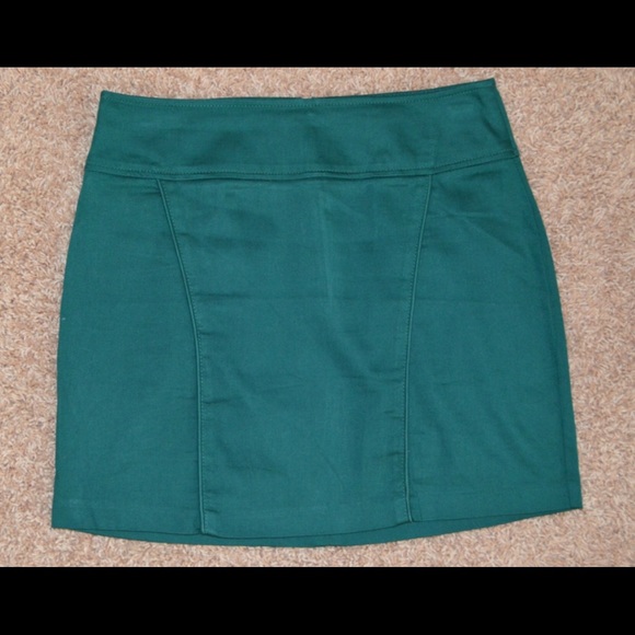 Forever 21 green skirt
