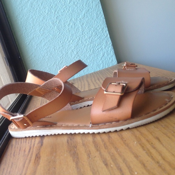 American eagle strappy sandals