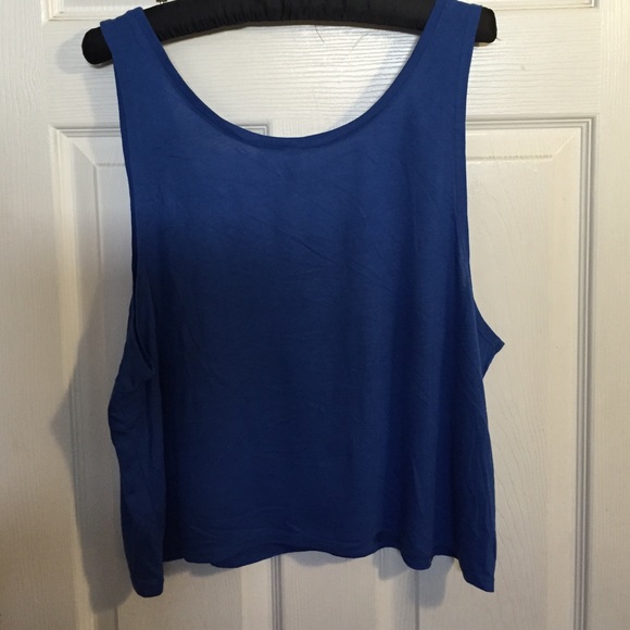 🚫SOLD🚫Blue crop top - Picture 3 of 3