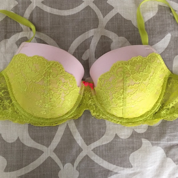 Victoria's Secret dream angels Demi bra