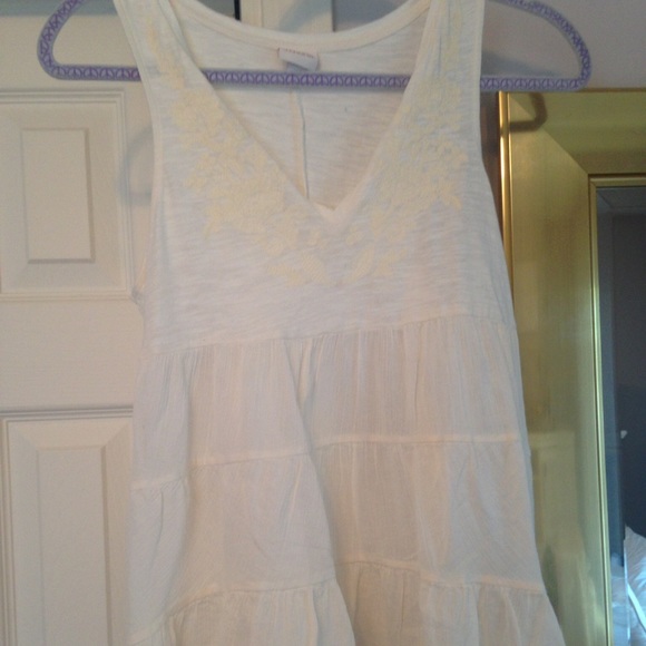 Cream flowy tank top