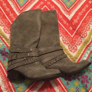 Grey semi western style boots!!