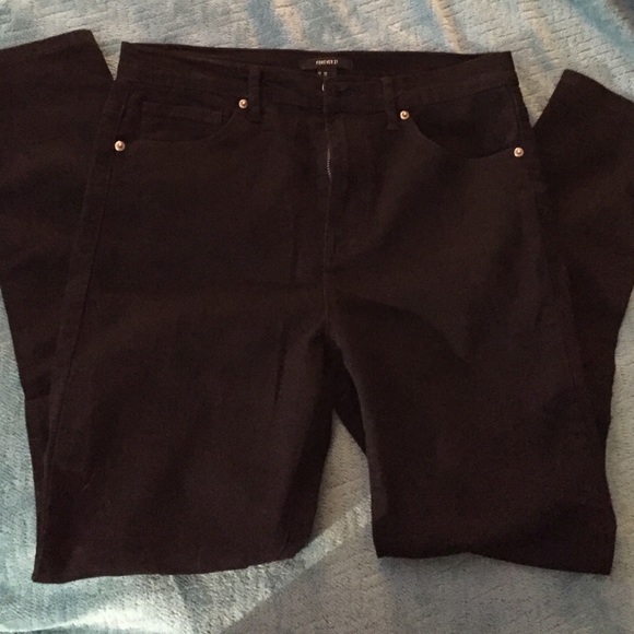 Size 30 F21 High-Waisted Jeans.