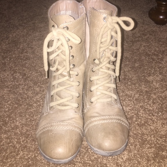 Combat boot