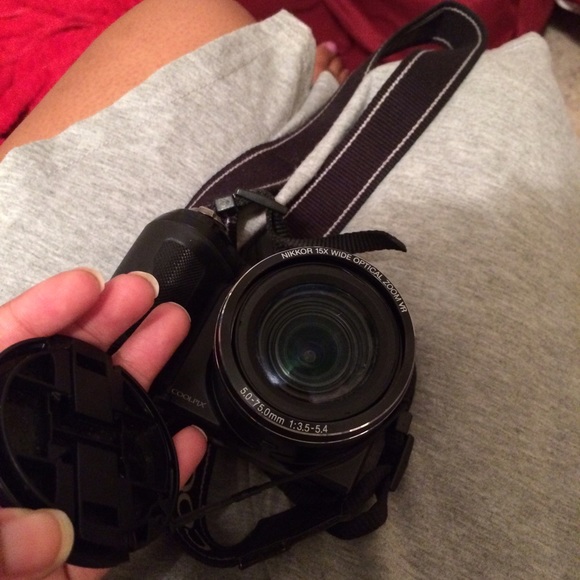 SOLD Nikon camera - Picture 2 of 3