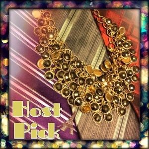 ✨🍸HP 11/6🍷✨ NY&Co Bib Necklace