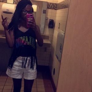 Meet your Posher, Camille