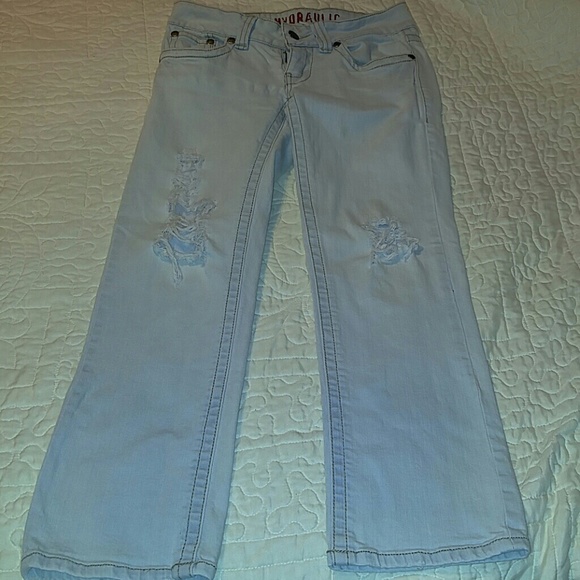 Destructed ankle jeans
