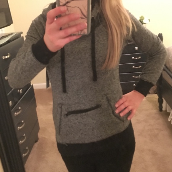 Sweaters - Adorable marble gray sweatshirt