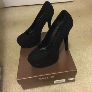 Black high heel pumps