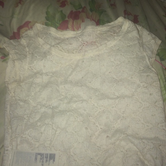 Lace white tshirt with pocket