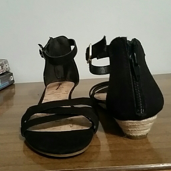 Black low heeled sandals