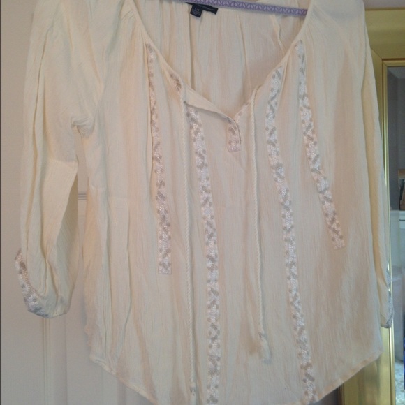 White peasant top with sparkle inseamed detail