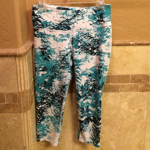 Nike Dri-Fit cropped legging