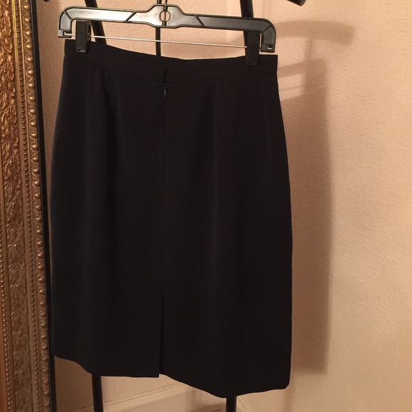 JH COLLECTIBLES SKIRT - Picture 2 of 3