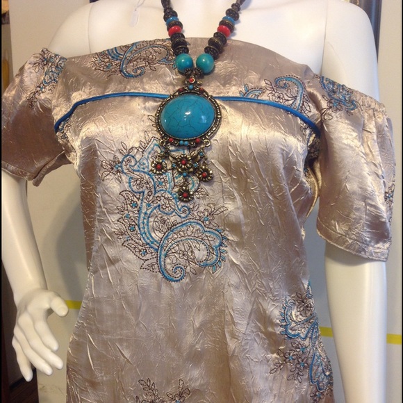 Top - Picture 2 of 2