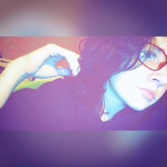 Meet your Posher, Danielle - Picture 1 of 1