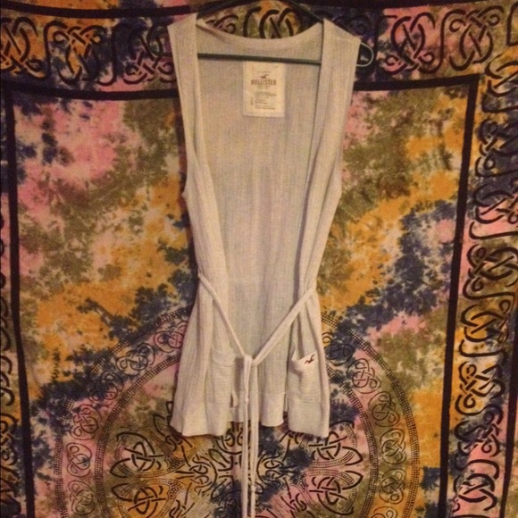 Hollister sleeveless sweater top