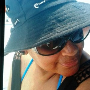 Meet your Posher, Sharon