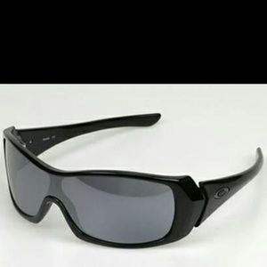 Oakley- never used sporty black sunglasses