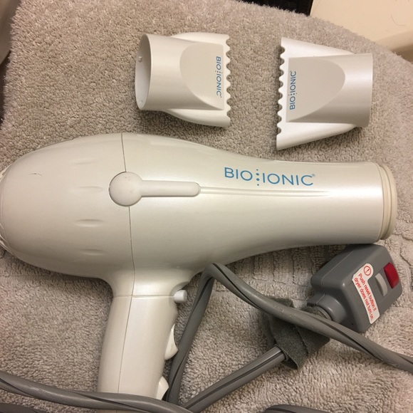 BioIonic Hairdryer with attachments.