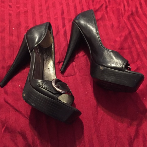 Heels - Picture 2 of 3