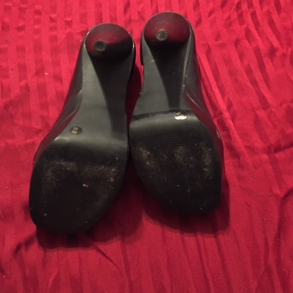 Heels - Picture 3 of 3