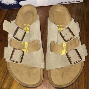 Never worn Arizona birkenstocks