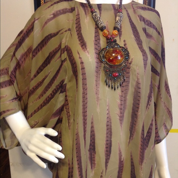 Top - Picture 2 of 2