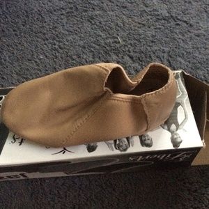 Tan leather jazz shoe