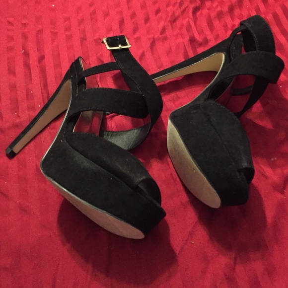 Heels - Picture 2 of 2