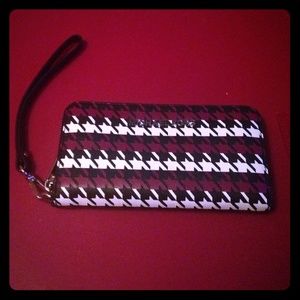 Michael kors wristlet wallet