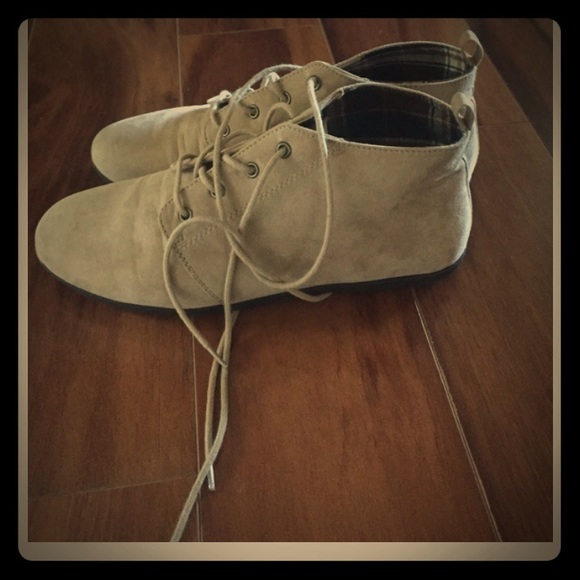 F21 Boots