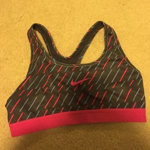Nike pro sports bra