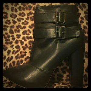 *FINAL PRICE* Cute Leather Black Boots/Booties