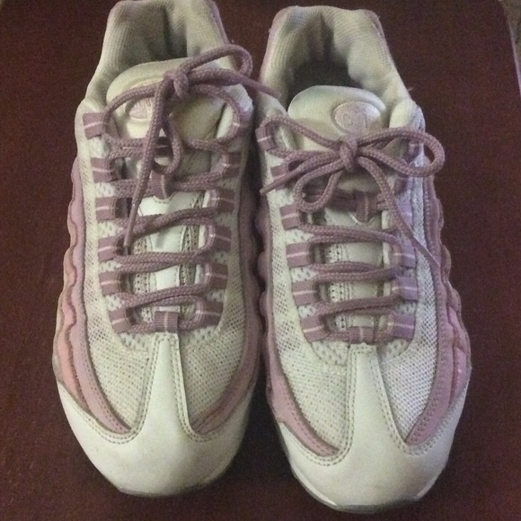 Pink kids Nike Air Max 95. Fits Women's sz 7.