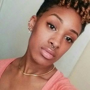 Meet your Posher, Jade