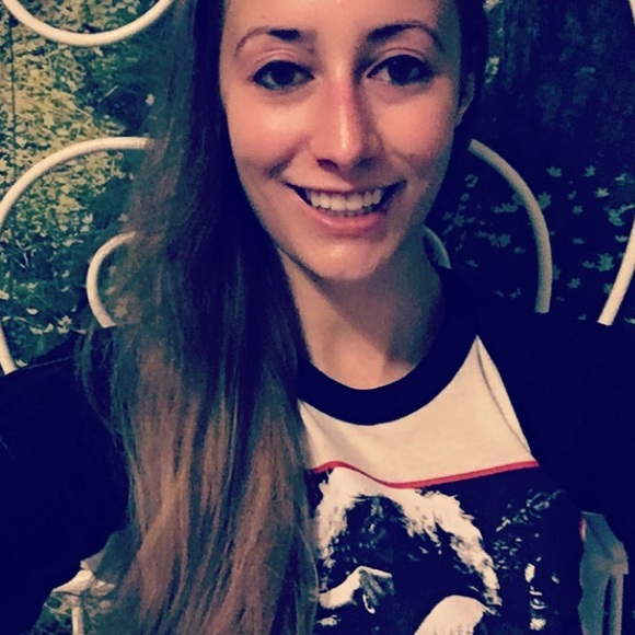 Meet your Posher, Anne - Picture 3 of 4