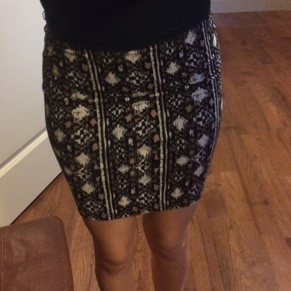 Mini skirt - Picture 2 of 2