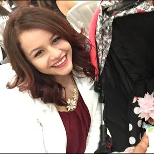 Meet your Posher, Roxana