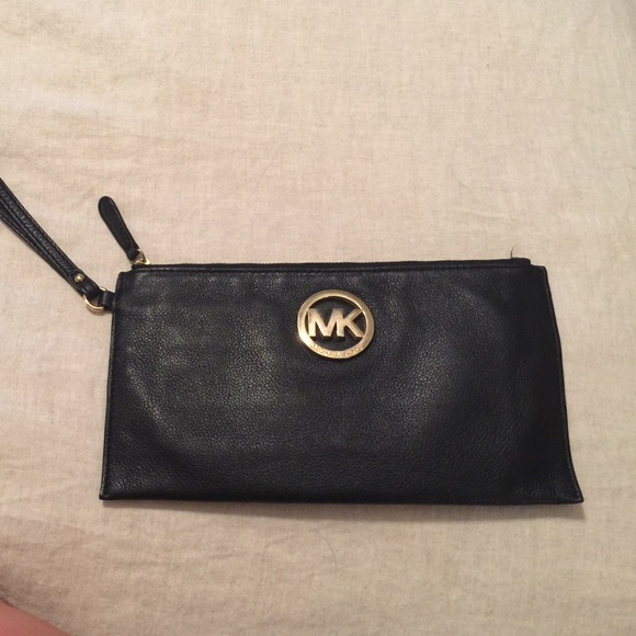 Like new Michael KORS wristlet.