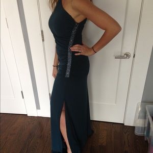 Laundry by Shelli Segal evening gown