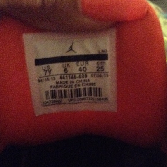 Jordan 3 - Picture 2 of 3