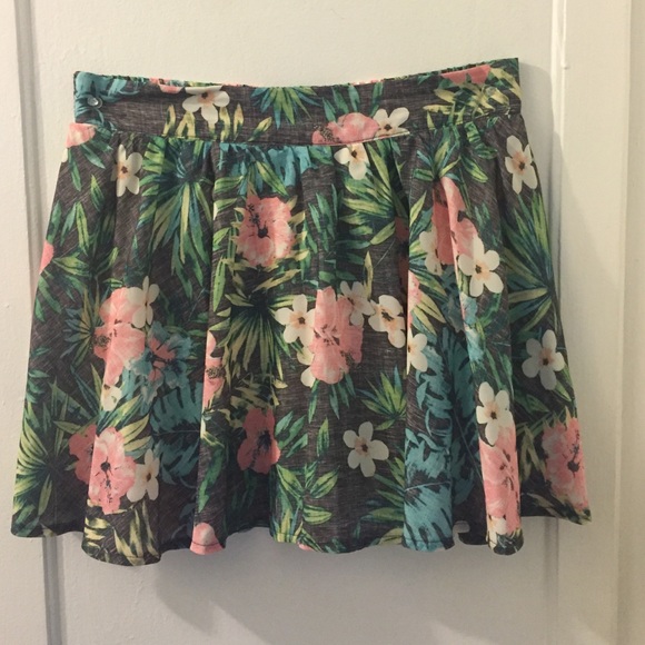 Hawaiian Floral Printed Skirt w/ Shorts (Skort)